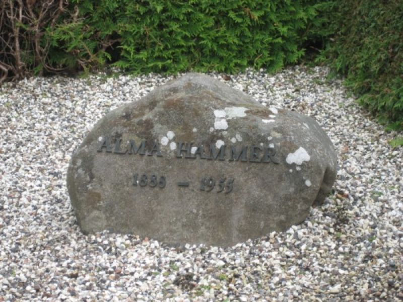 Alma Hammer.jpg